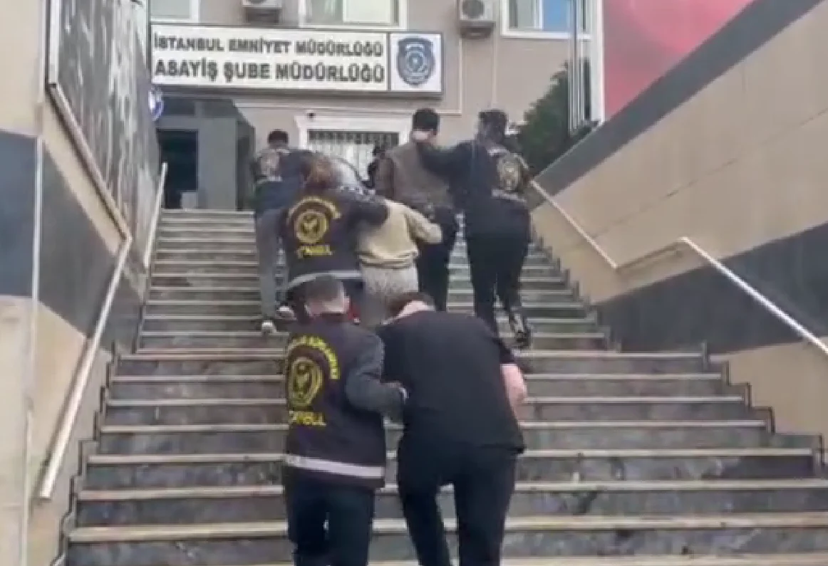 Sosyal Medyada Şiddet ve Müstehcen Yayınlara 10 İlde Eş Zamanlı Operasyon: 10 Gözaltı