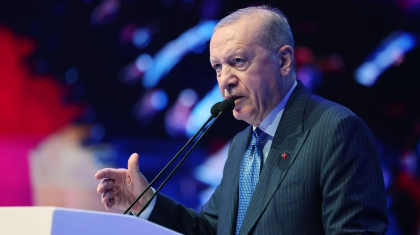 Cumhurbaşkanı Erdoğan TBMM’de Açtı Ağzını: Fon Piyasası Sorunu Çözülüyor, Yeni Anayasa Vurgusu