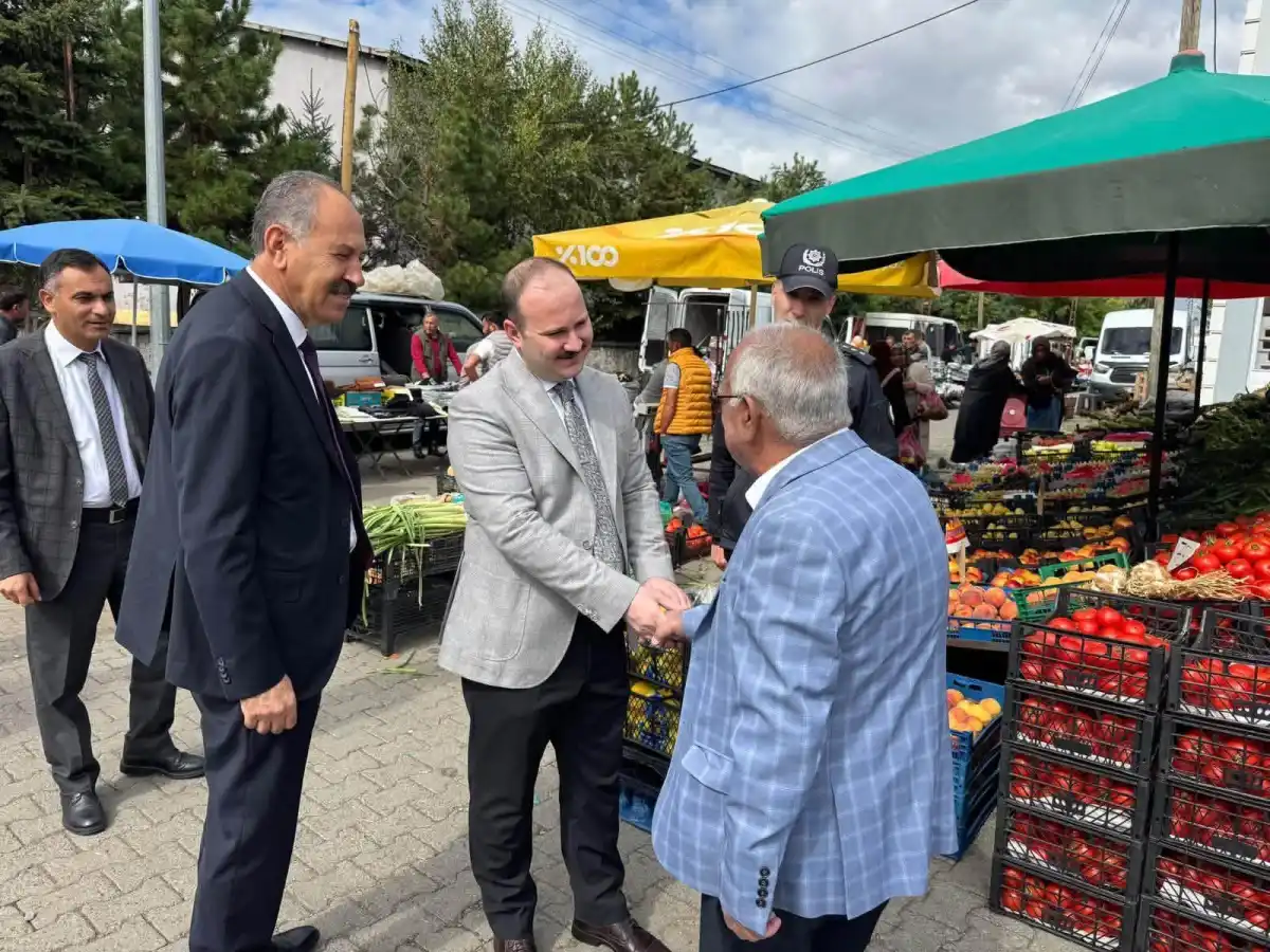 Kars Arpaçay’da Kaymakam ve Belediye Başkanı Pazar Esnafının Taleplerini Dinledi