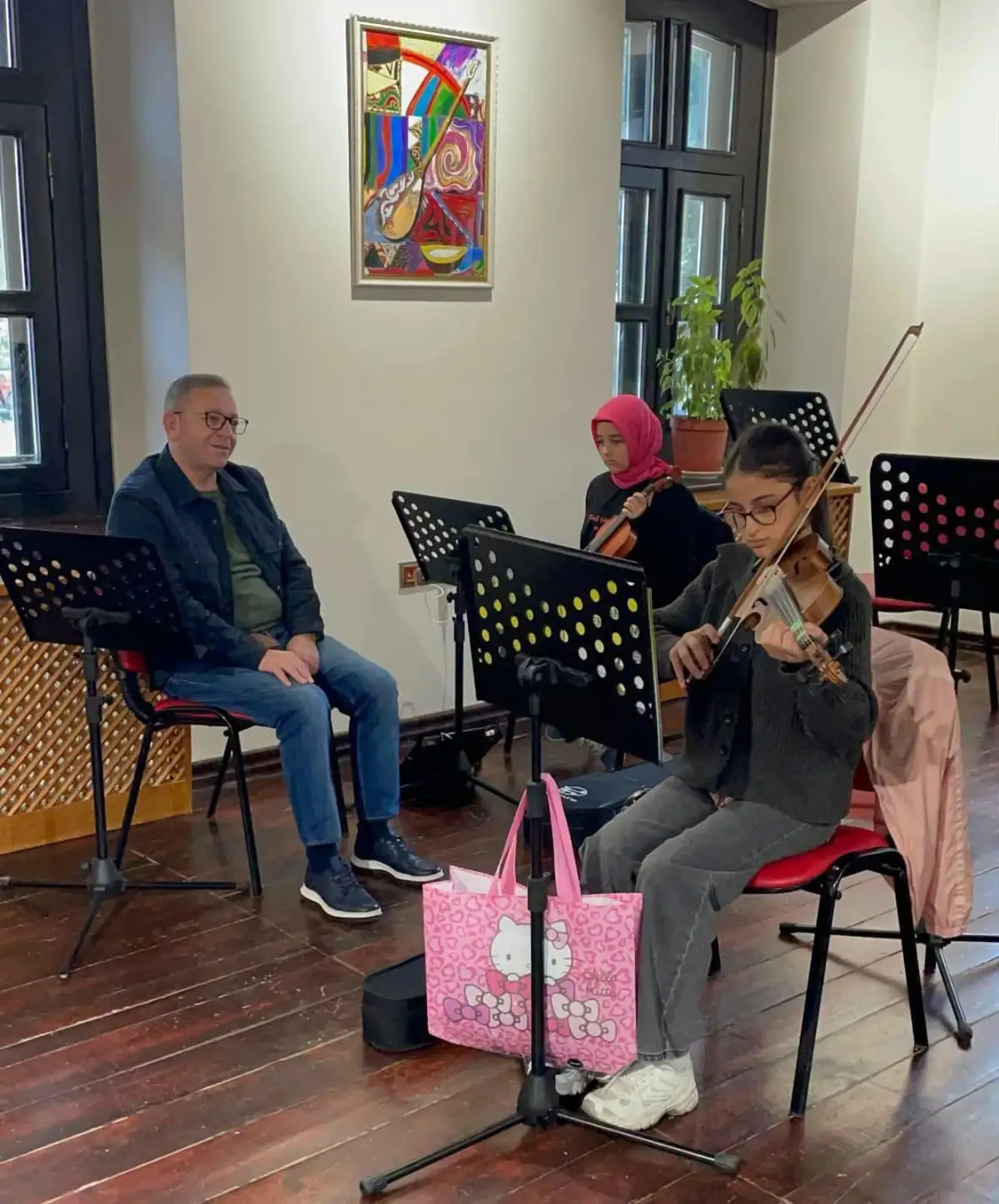 Kars Valisi Ziya Polat’tan Kültür Evi Ziyareti: Sanatın Kalbinde Kursiyerlerle Buluşma