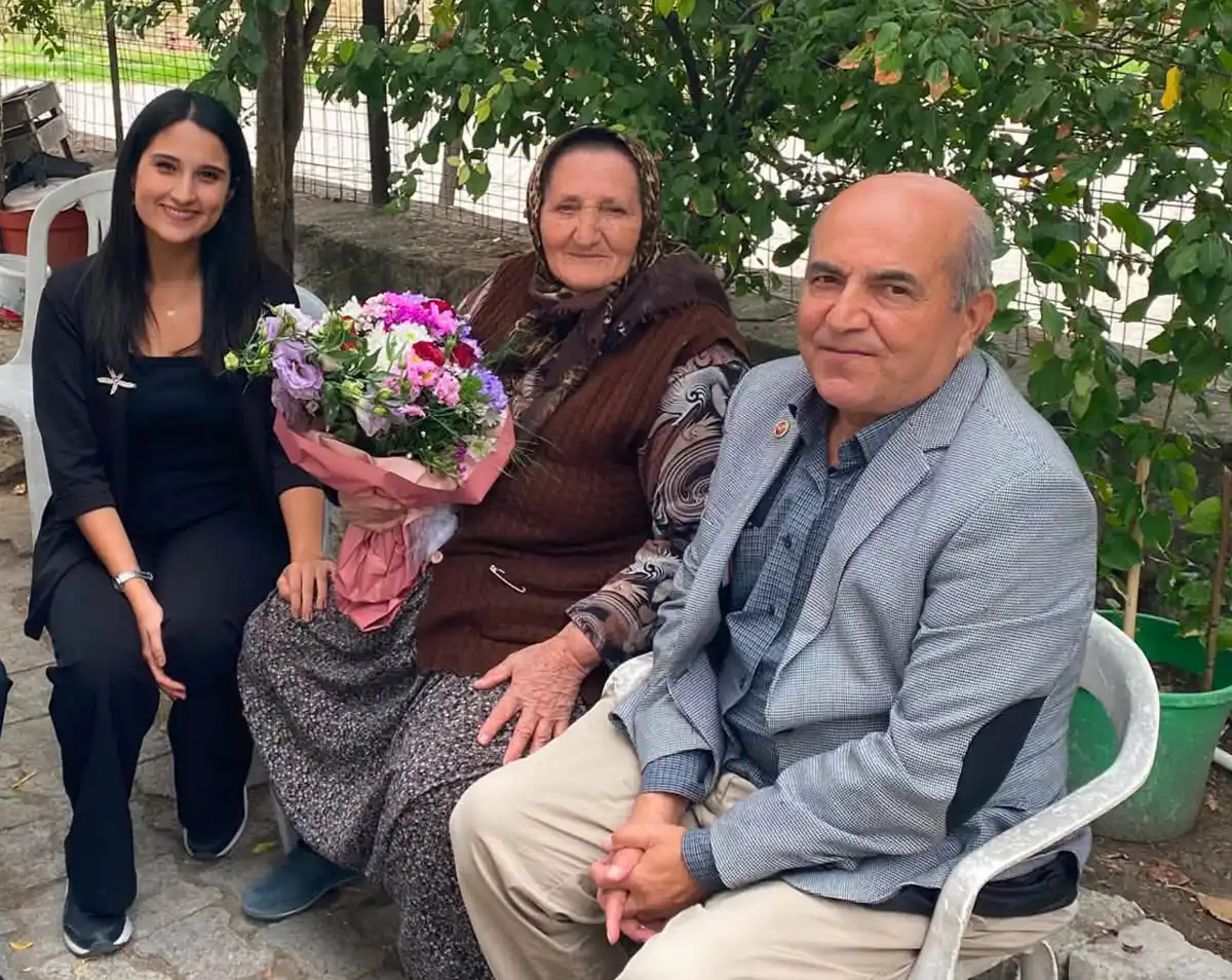 Beypazarı’nda Muhtar Mesut Demir’den Yaşlı Sakinlere Ziyaret: Güven Tazeledi, İhtiyaçlara Destek Oldu