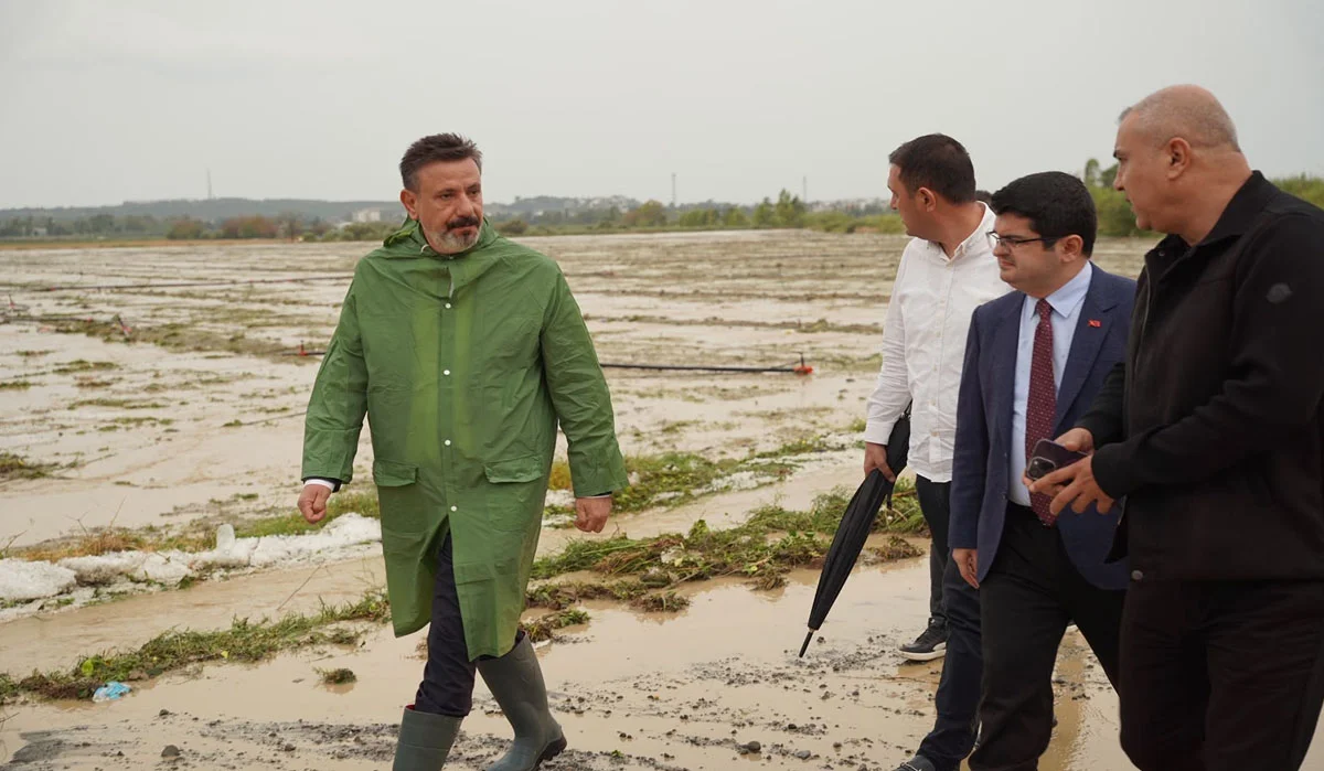 Arsuz’da Şiddetli Yağış ve Dolu: Ekipler Hızla Müdahale Ediyor, Vatandaşlar Güvenli Bölgelere Taşınıyor