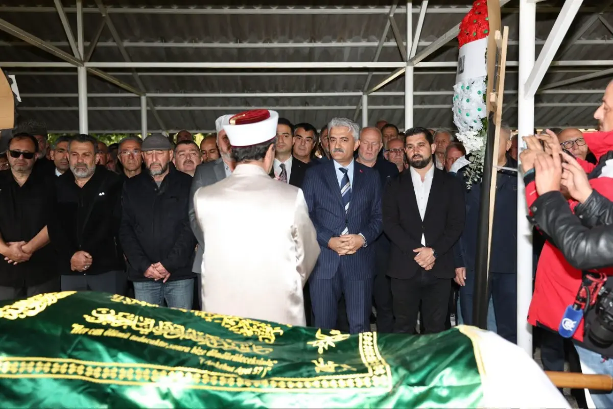 Gazeteci Levent Öztürk, Düzce’de Gözyaşlarıyla Son Yolculuğuna Uğurlandı