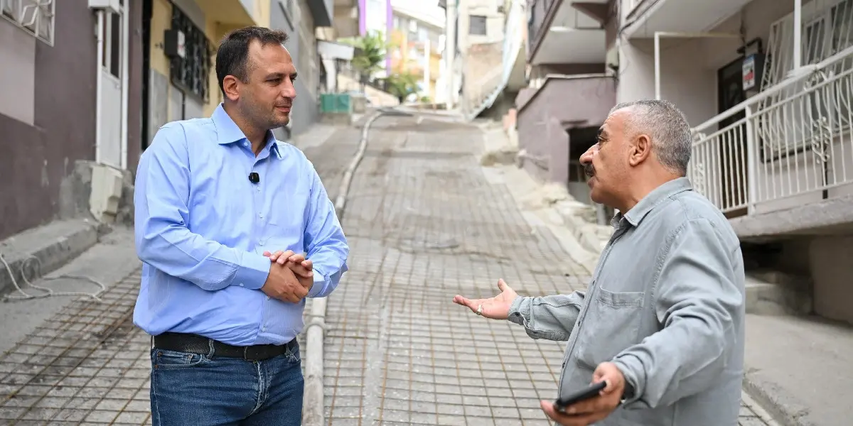 Bornova’da Yaya Güvenliği Öncelik: Çamkule Mahallesi’nin Dik Yokuşu Özel Betonla Buluştu