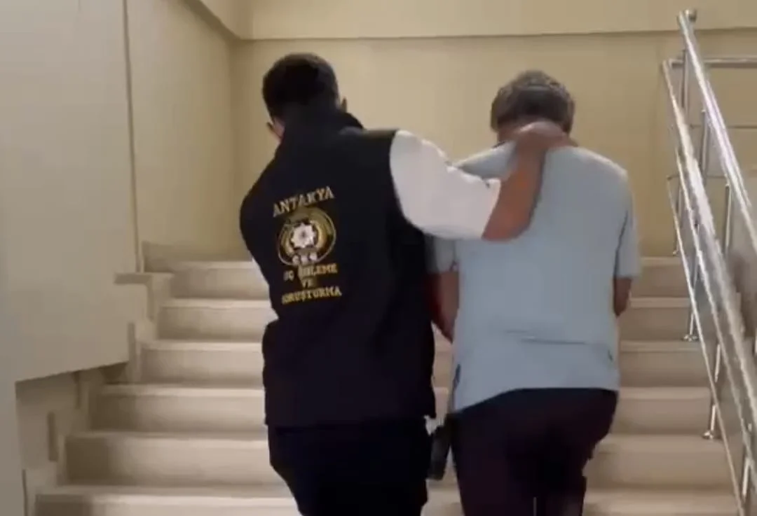 Hatay’da Hırsızlık Suçundan Aranıyordu: 2 Yıl 6 Ay Hapis Cezası Kesinleşen Şahıs Yakalandı