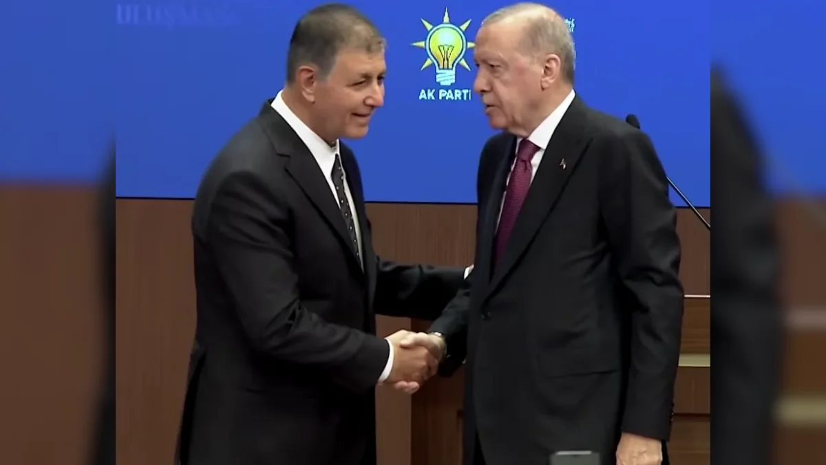 Cemil Tugay AK Parti’ye Katıldı: İzmir’de 27 Yıllık Siyasi Dönemin Ardından Büyük Değişim