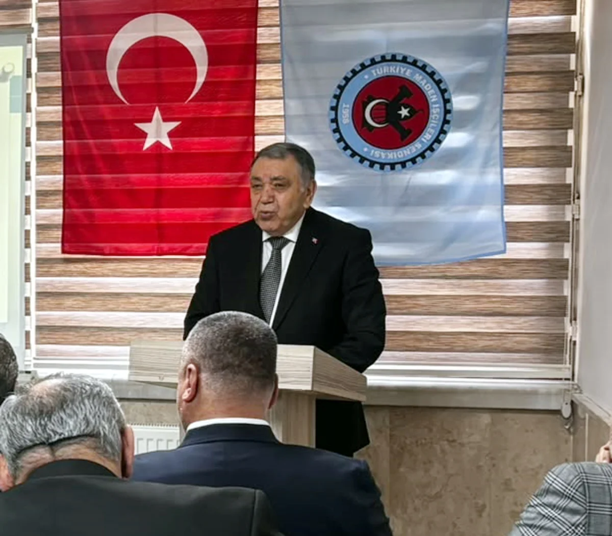 Maden-İş’ten Yöneticilere ve Temsilcilere Kapsamlı Eğitim Semineri: Sendikalcılık ve Sosyal Medya Odaklı Program