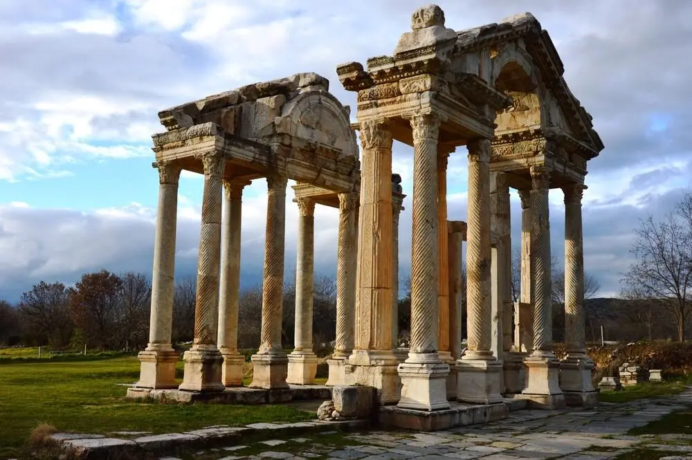 Aphrodisias Antik Kenti: Beyaz Mermerin Heykelle Buluştuğu Tarihi Miras