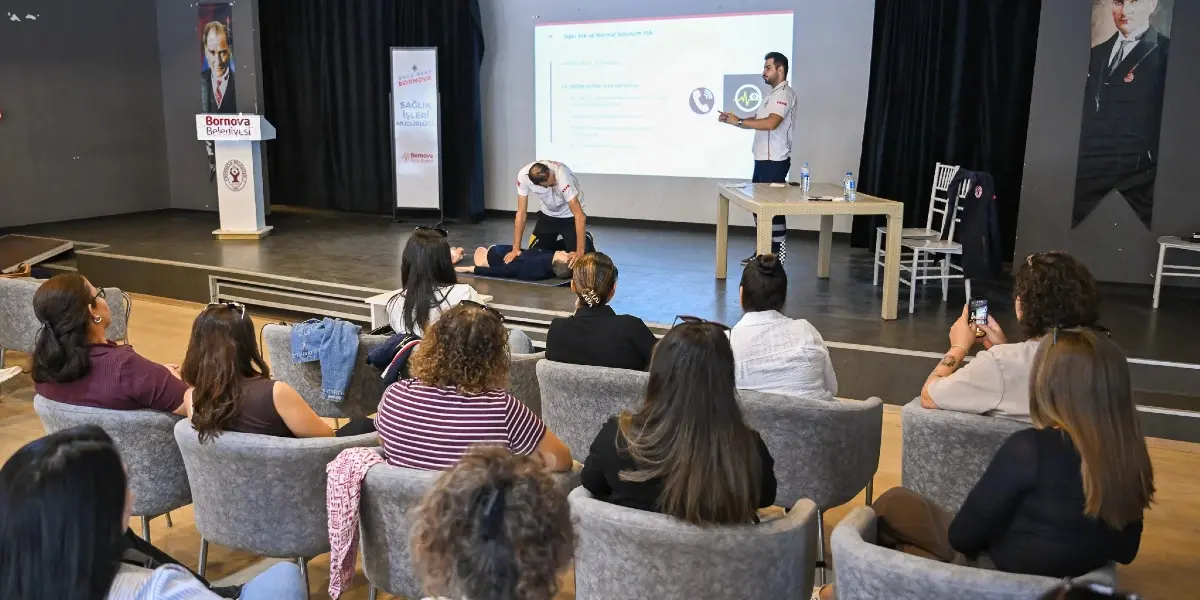 Bornova’da Miniklere Hayat Kurtaran Dokunuş: İlk Yardım Eğitimiyle Bilinçleniyorlar