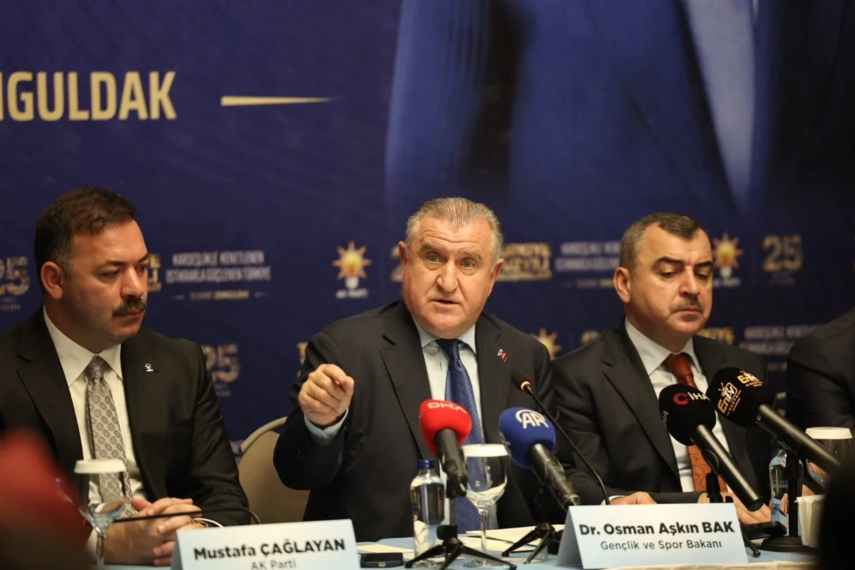 Bakan Bak Zonguldak’ta: “Gençlerimizin Spor Yapmasını İstiyoruz, Güzel Bir Stadyum Kazandıracağız”