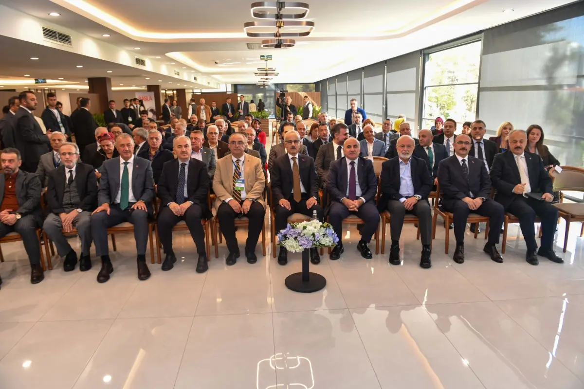 AKK Başkanı Halil İbrahim Yılmaz, Rize’nin Gelecek Vizyonu Toplantısında Önemli Açıklamalar Yaptı