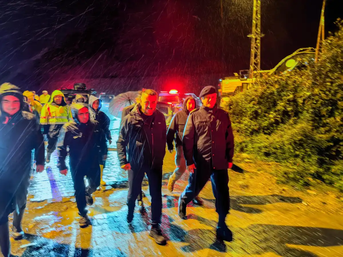 Zonguldak Valisi Hacıbektaşoğlu’ndan Kritik İnceleme: Yağış Sonrası Sahada Denetim