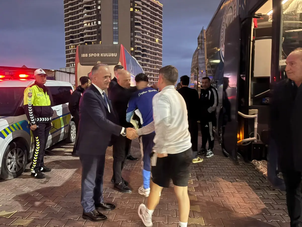 Çaykur Rizespor Başkanı Saruhan: Yağmur Altında Takımına Moral Desteği