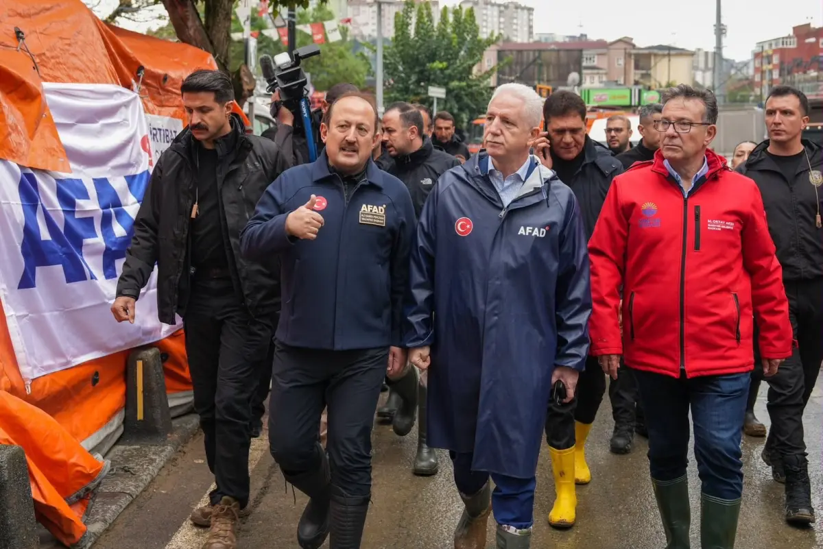 AFAD Başkanı Pehlivan, Ayazağa Sel Felaketinin Ardından Bölgede İncelemelerde Bulundu