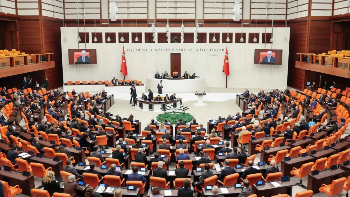 TBMM’de Yoğun Bütçe Maratonu Başlıyor: Kızılay ve Yatırım Fonlarına Yönelik Önemli Düzenlemeler Gündemde