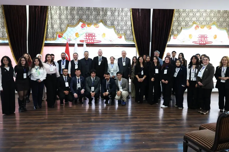 Keçiören’de Gençler Bağımlılıkla Mücadelede Sahne Aldı: Etkili Çözümler Masaya Yatırıldı