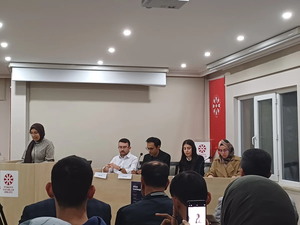 Aliya İzzetbegoviç, Türkiye Yazarlar Birliği’nde Anıldı: Bilge Liderin Vizyonu ve Mücadelesi Ele Alındı