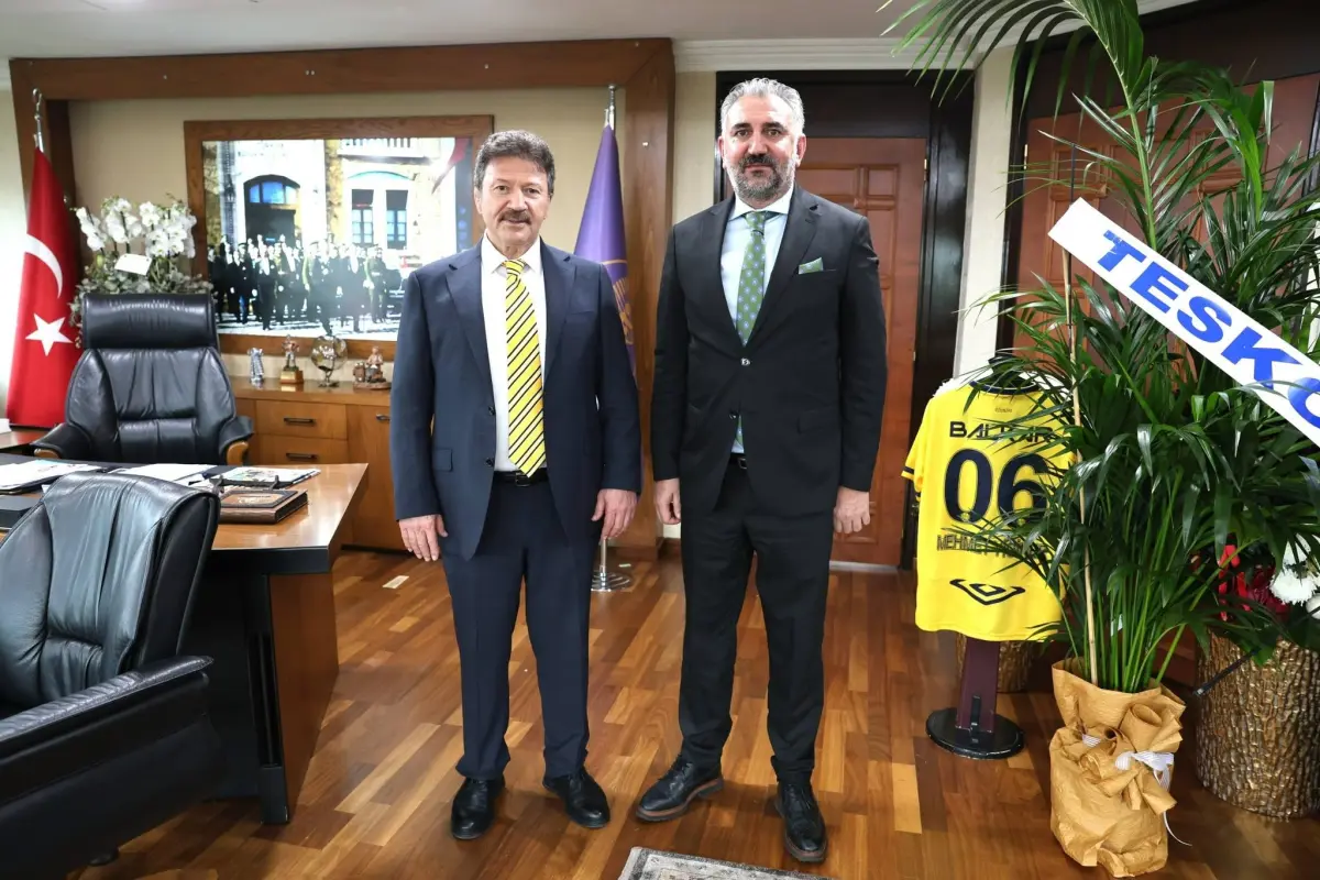 Ağrı Esnaf Odası Başkanı Hatunoğlu, TESK Genel Başkanı Yiğiner’i Tebrik Etti