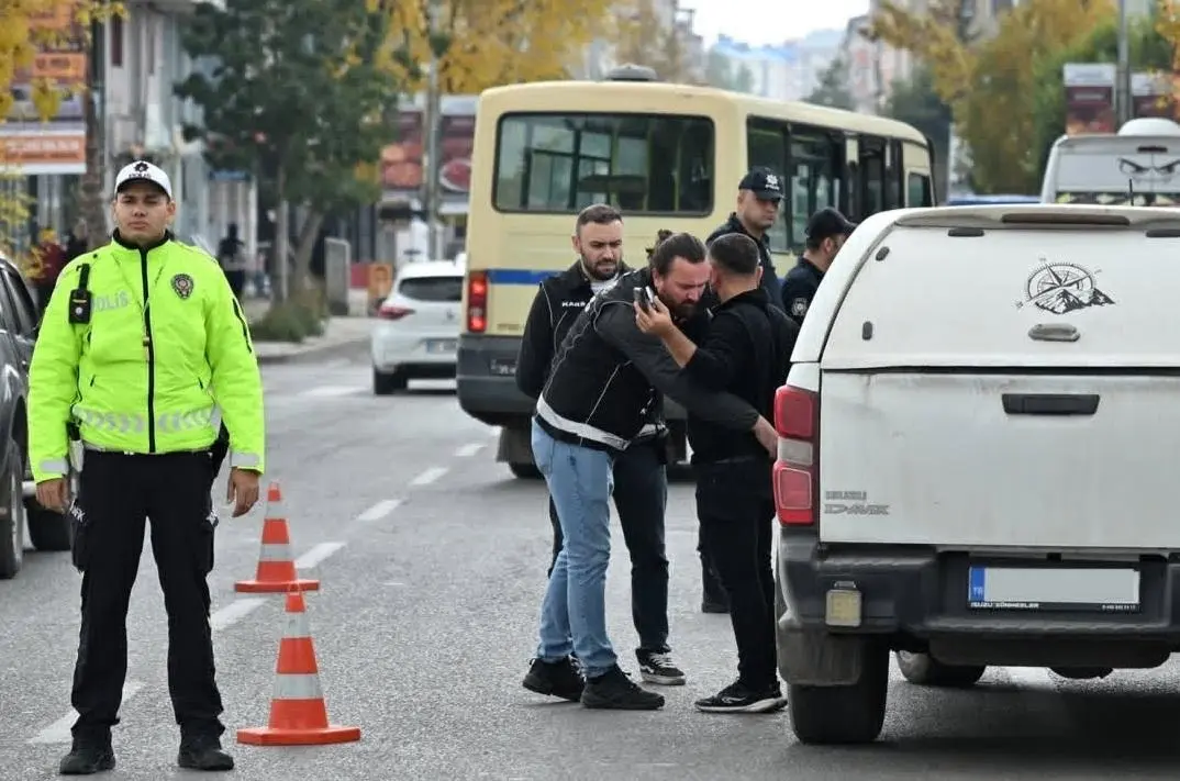 Kars’ta Okul Çevreleri Güvenlik Kalkanında: Denetimler Yoğunlaştı