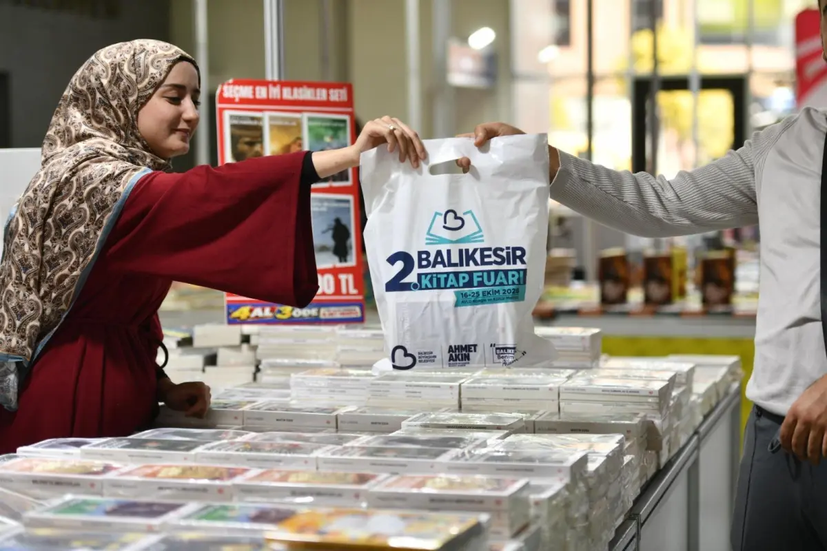Balıkesir Kitap Fuarı Edebiyat Rüzgarıyla Dolup Taştı: Yoğun Katılım ve Unutulmaz Anlar