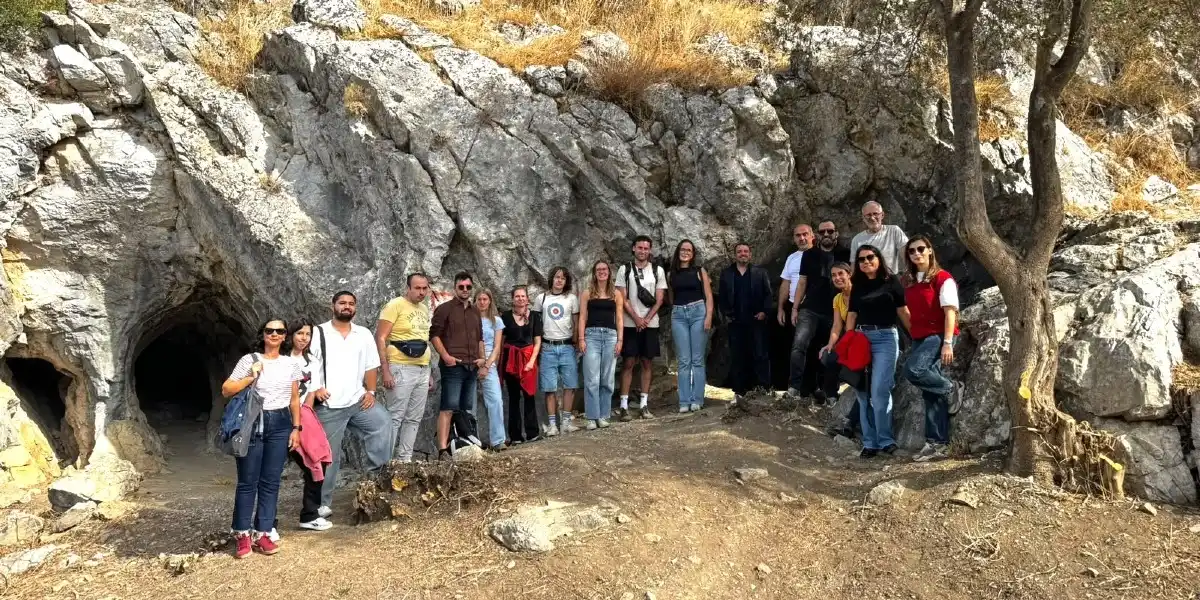Bornova’nın 8.500 Yıllık Tarihi Ekoturizmle Buluşuyor: Yeşilova Höyüğü ve Homeros Mağaraları Projesi