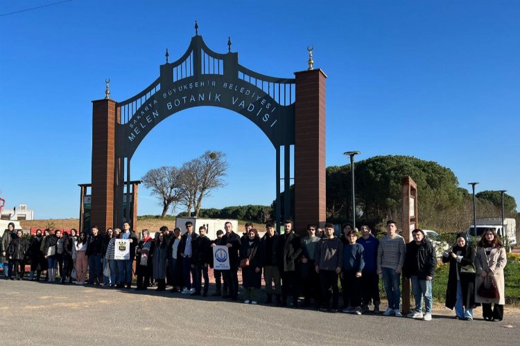 Sakarya’da üniversiteli öğrenciler şehrin tadını çıkardı