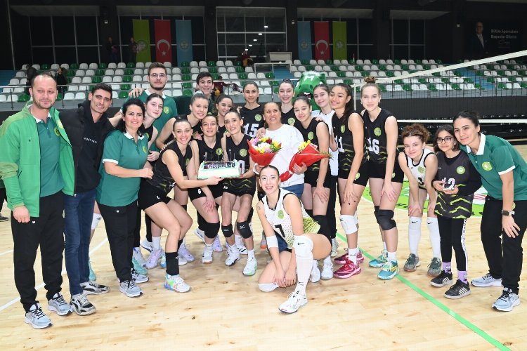 Manisalı Sultanlar ‘Arkas’ına bakmadı!