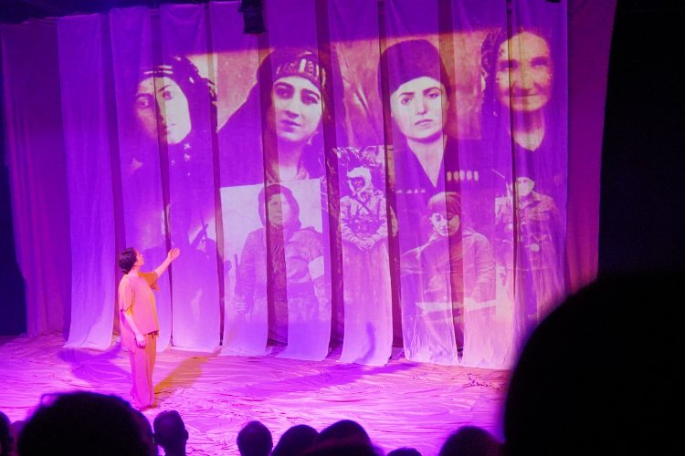 Ayvalık’ta ‘Kurtuluşun Kadınları’ ayakta alkışlandı