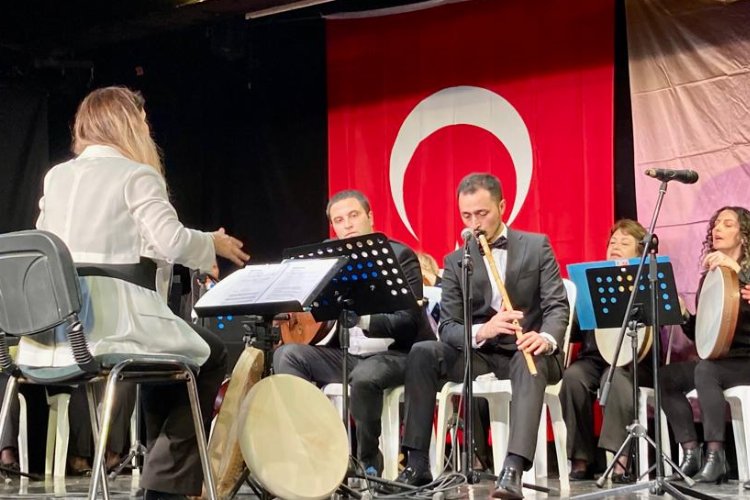 İZMEK’te yıl sonuna konserli performans