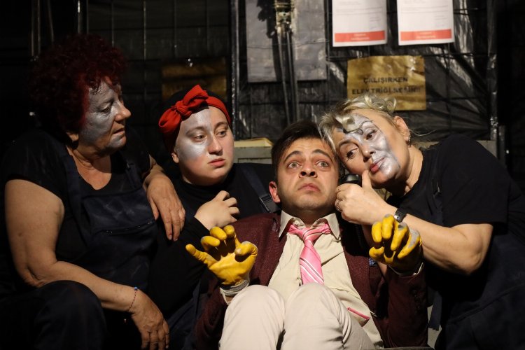 İzmit’te ‘Japon Kuklası’ büyük alkış topladı