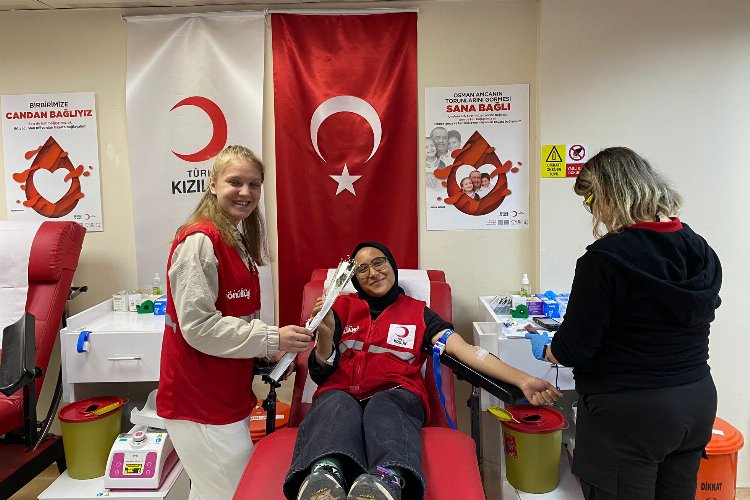 Kızılay’ın kadın gönüllüleri… Kızılay’a ‘candan bağlı’lar