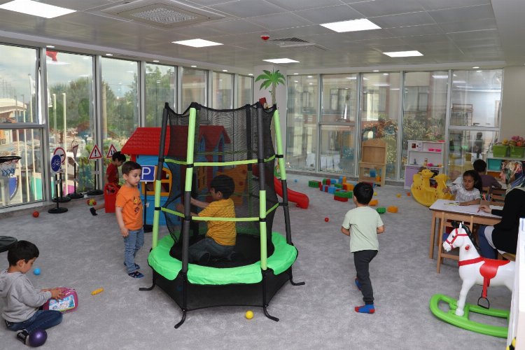 İzmit’te anneler çocuklarını gönül rahatlığıyla bırakıyor