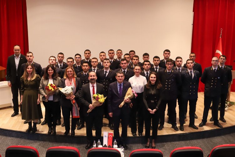 Dokuz Eylül’de Türk dış ilişkileri değerlendirildi