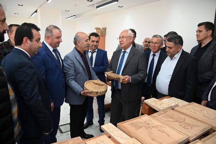 İzmir Karabağlar’da genç tasarımcılar Mobilya Akademi’de buluştu