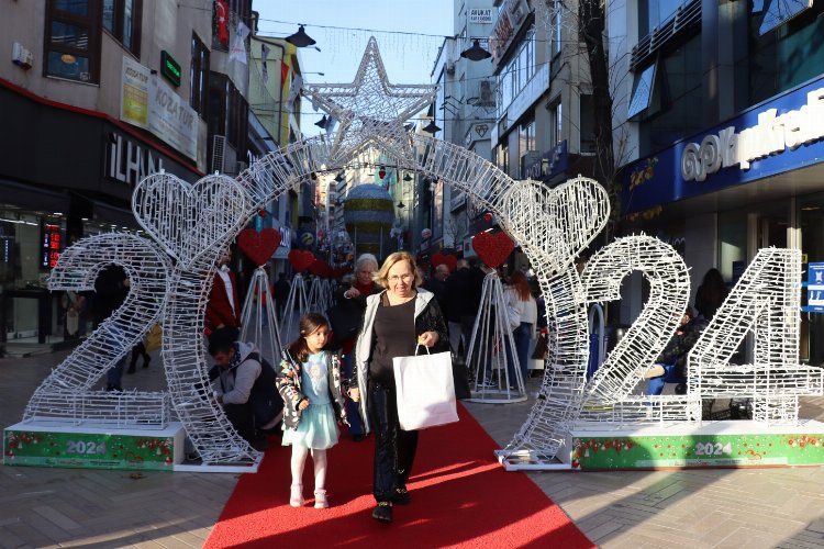İzmit’te yeni yıllık ‘kırmızı halı’