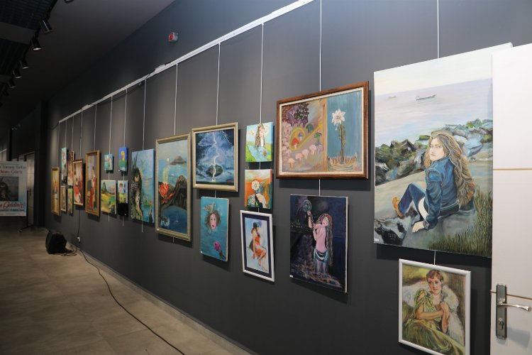 “Kadının Gücü” resim sergisi Nikomedia Sanat Galerisi’nde sanatseverlerle buluştu