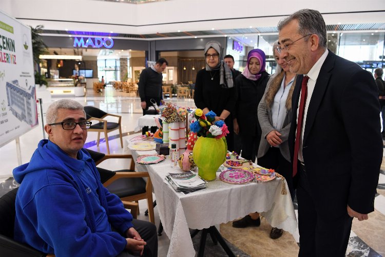 Bursa Osmangazi’de ‘Aynı Bahçenin Farklı Çiçekleri’ göz kamaştırdı