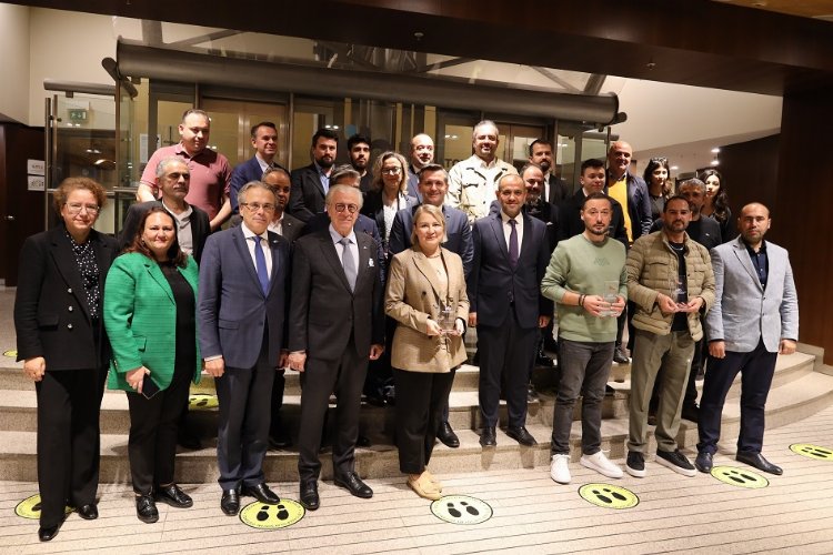 Ege Deri ve Deri Mamulleri İhracatçıları’nda ‘yıldızlar’ ödüllendirildi