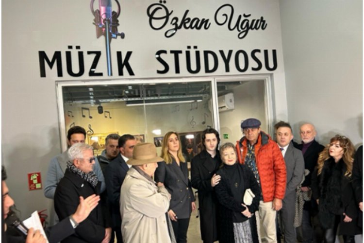 Özkan Uğur Müzik Stüdyosu İstanbul’da açıldı