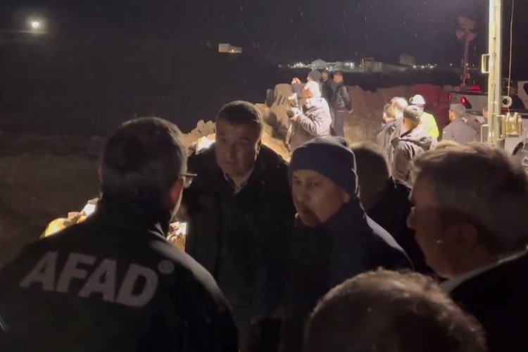 Bakan Yerlikaya Erzincan’da… 9 işçi için 827 personel seferber!