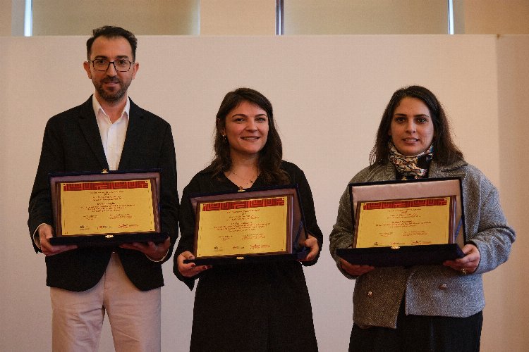 Araştırmacı bilim insanlarına ‘insani gelişim’ ödülü