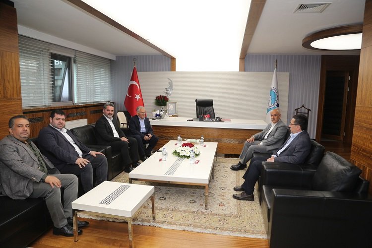 Bakan Kirişçi’den Memduh Büüykkılıç’a ziyaret