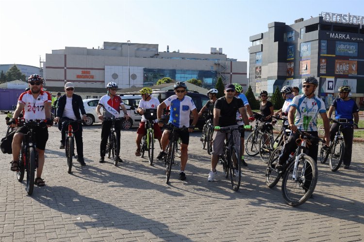 İzmit’te farkındalık oluşturan bisiklet turu