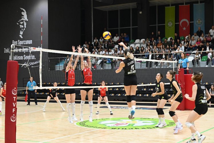 Manisalı Sultanlar 4’te 4 yaptı