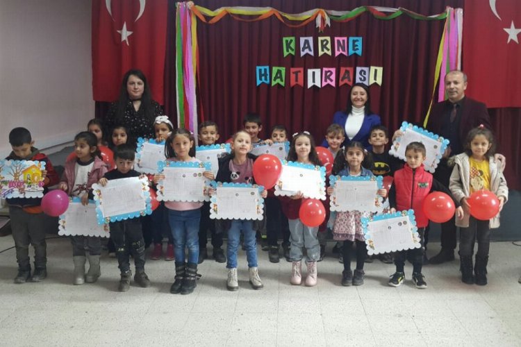 Bilecik Pazaryeri’nde karne sevinci