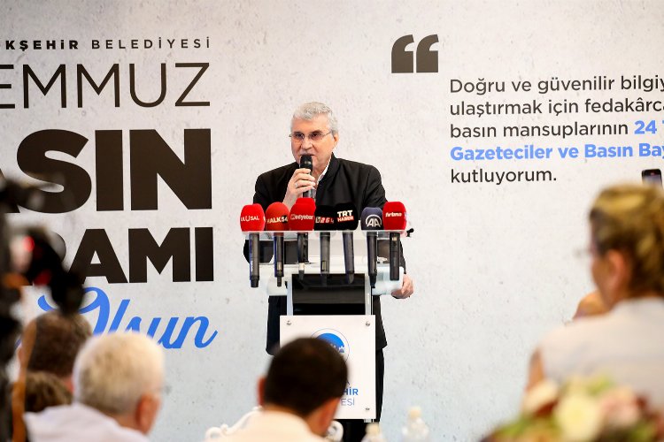 Sakarya’da Başkan Yüce gazetecileri unutmadı