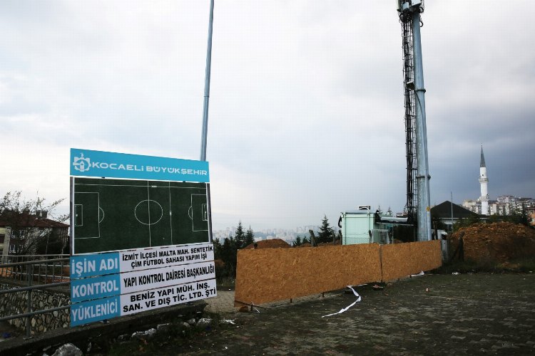 Kocaeli’den Ayazma Mahallesi’ne saha