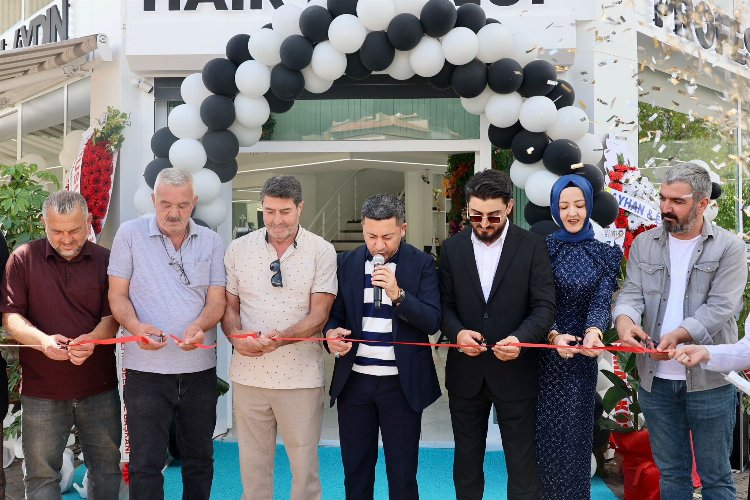 Başkan Arı, iki ayrı açılış töreninde vatandaşlarla buluştu