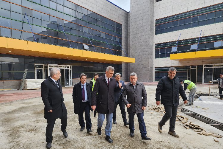 Gölcük’te sağlık yatırımlarına yakın mercek