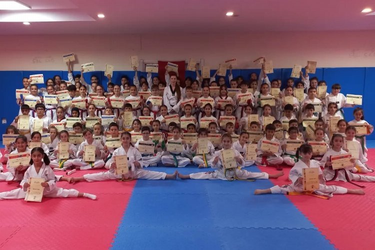 Bozüyük’te minik taekwondocuların kuşak heyecanı